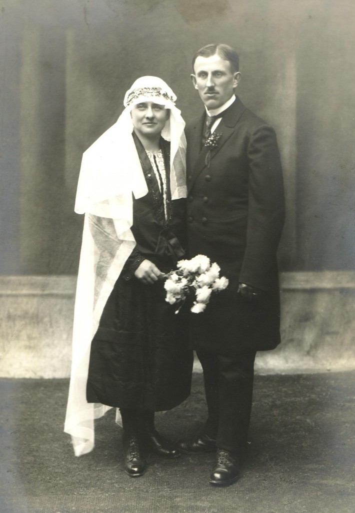Johannes (*1889; †1966) und Afra Flaig (*1895; †1940), geb. Wiedemann; Hochzeit 1927. [Seite 12]